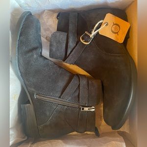 Born Faywood Boots, size 9, women’s
